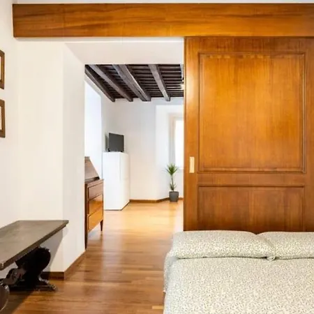 Piazza Farnese House